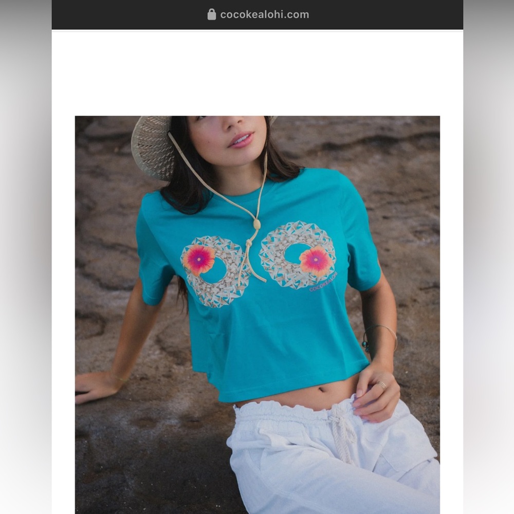 Hibiscus Pāpale Tee